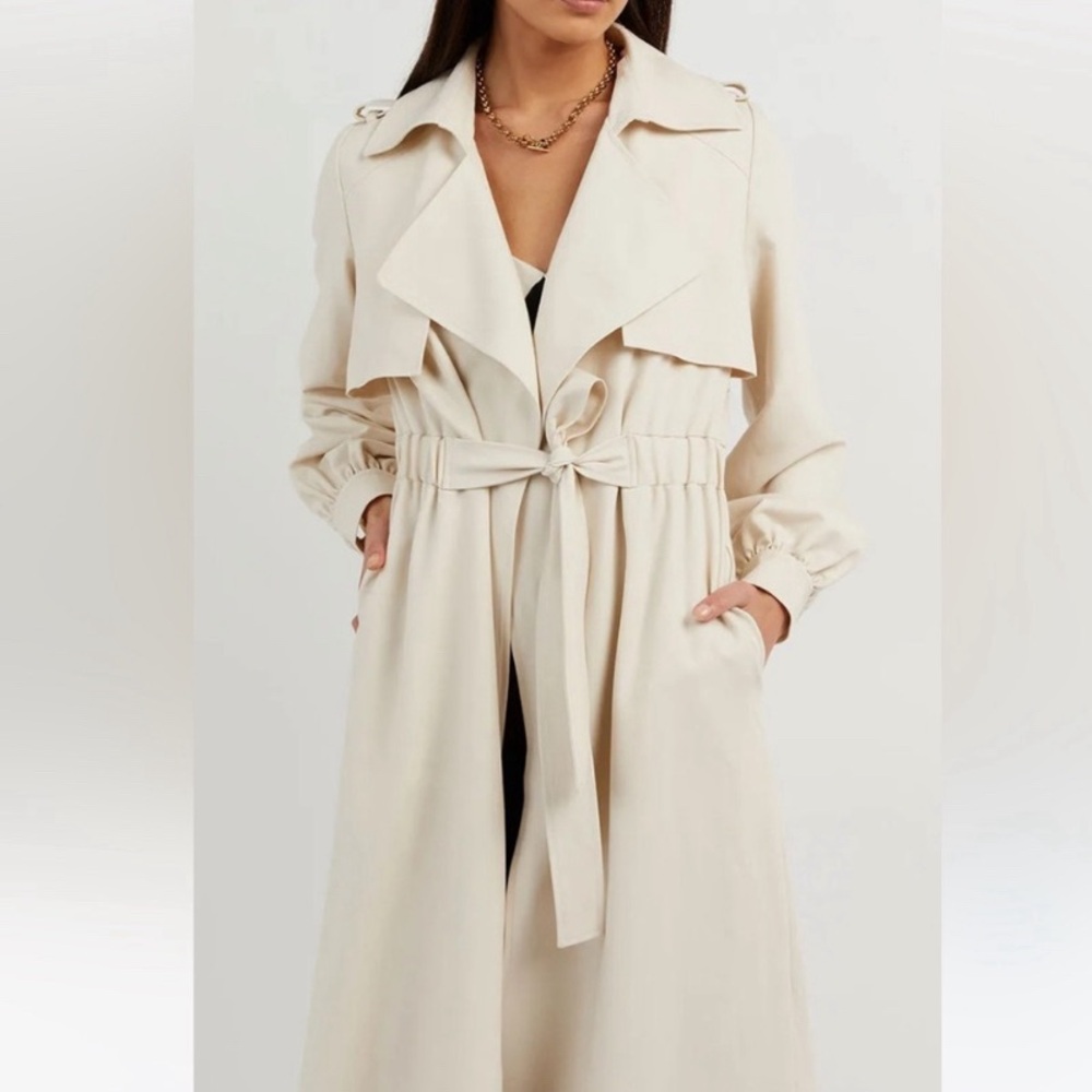 DISSH Cream Trench Coat